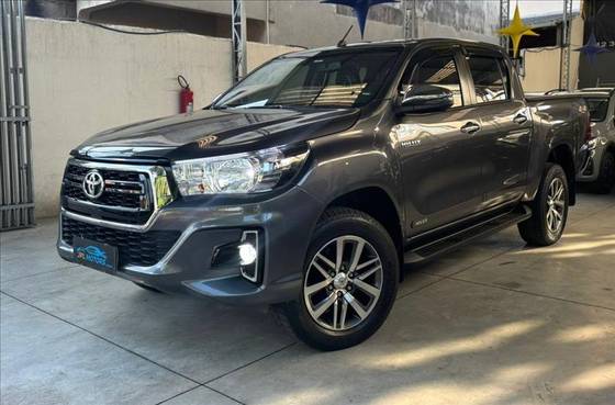 TOYOTA HILUX 2.8 SRV 4X4 CD 16V DIESEL 4P AUTOMÁTICO